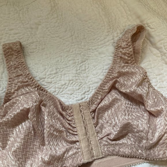 VINTAGE STYLE BRA - SIZE 38 - SILK SATINY FABRIC - Picture 6 of 9